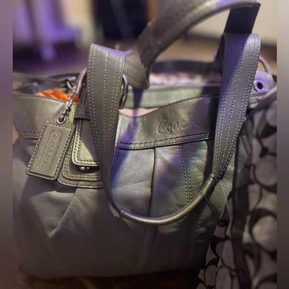 Large, grey/silver, leather coach purse with pink fabric interior made in 2010 - Picture 6 of 7